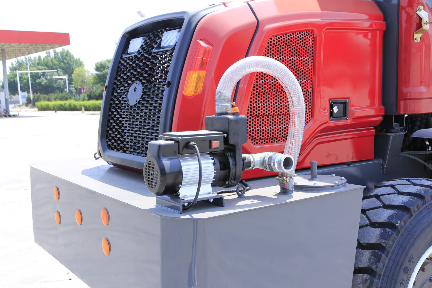 Type-3000 flat-mouth self-loading mixer truck